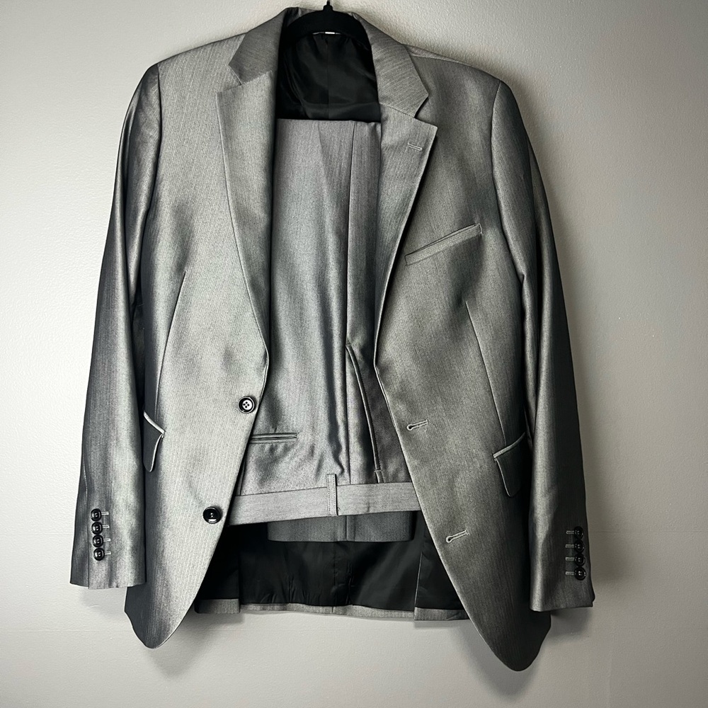 Le Chateau Suit Metallic Grey